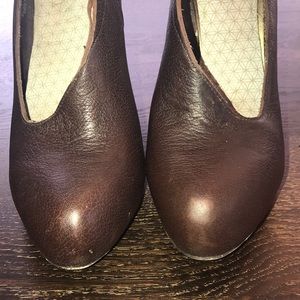 Gorgeous Vintage MATIKO 4” heels Sz 9